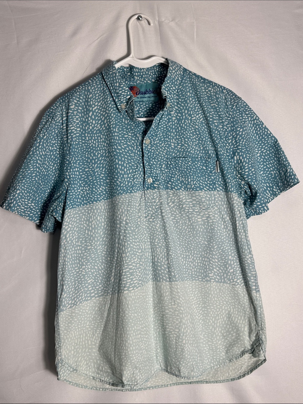 Chubbies “The Freshly Squeezed” Popover Friday Shirt Men’s Small Colorblock